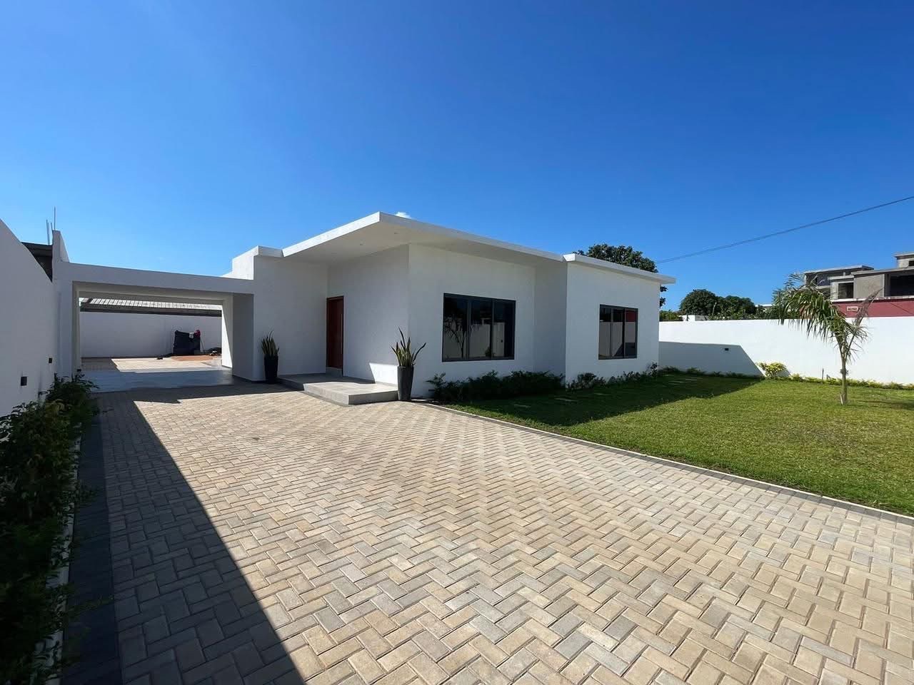 Casa tipo 3 com placa e nova | 6000000 MZN | Guava, Marracuene, Gaza | MzDeal