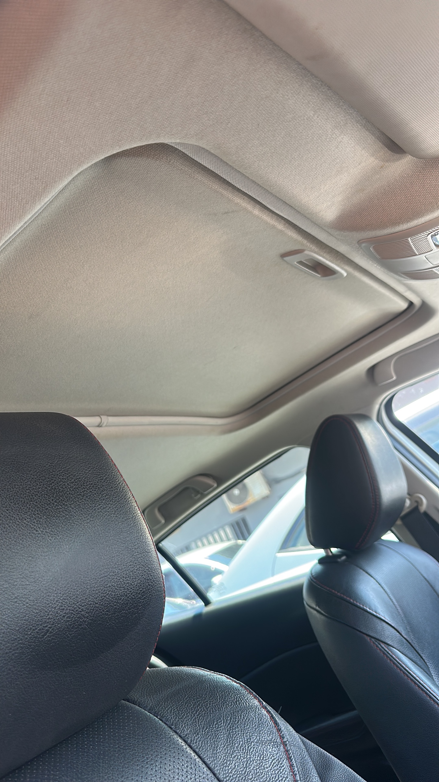 Mazda 3 Sedan Skyactiv — Branco com Sunroof | 670000 MZN | FRELIMO, Sommerschield, Maputo | MzDeal