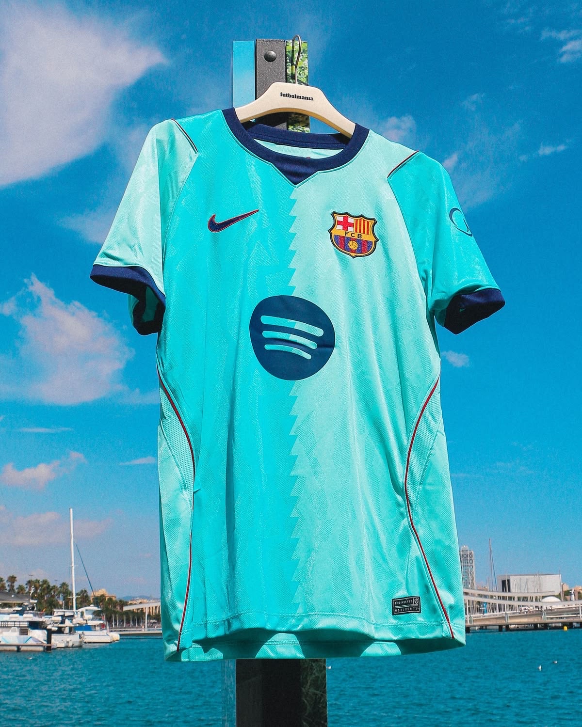 Camisa do Barcelona | 2000 MZN | Sommerschield, Maputo | MzDeal