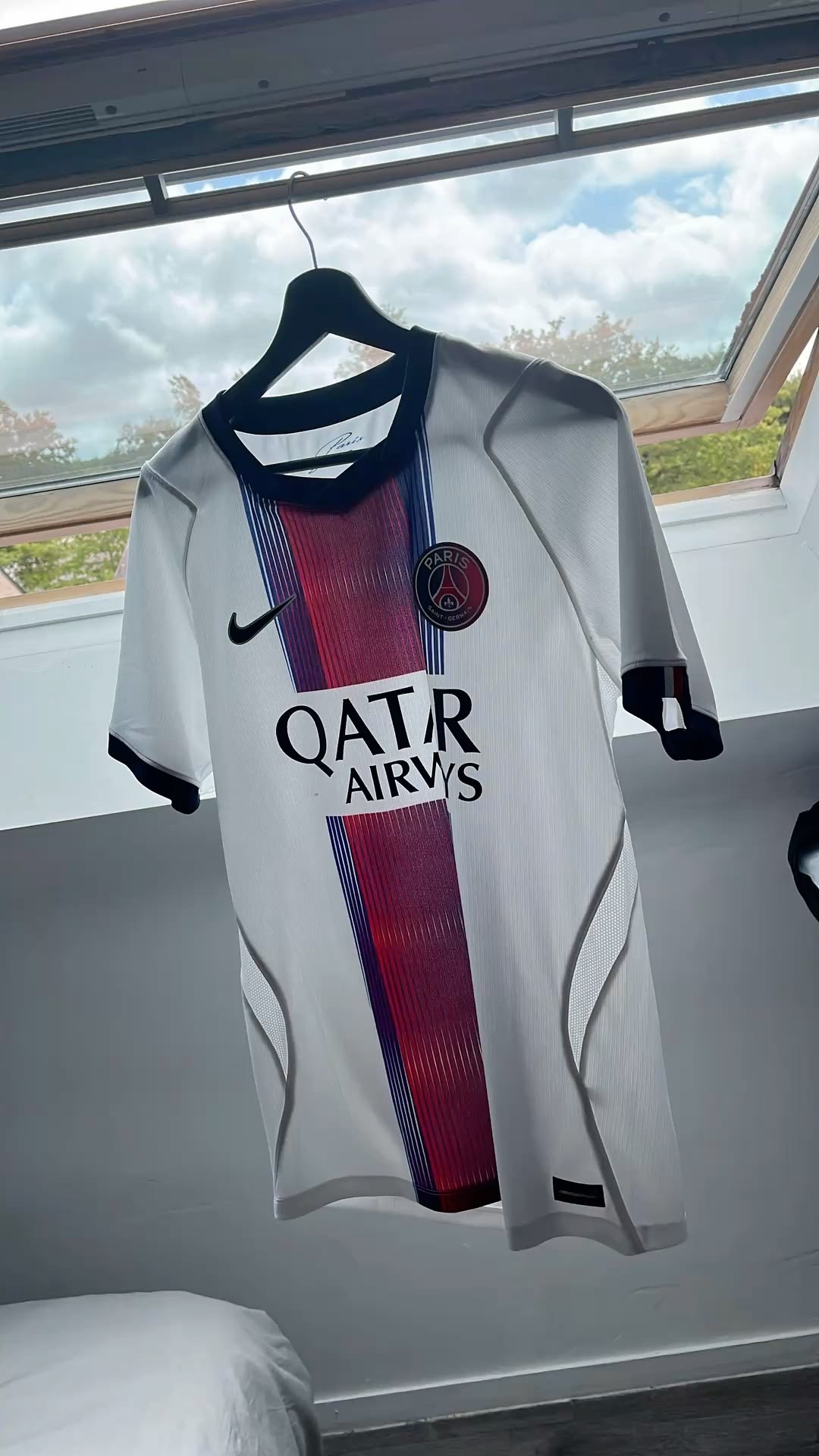 Camisa Do PSG | 2000 MZN | FRELIMO, Sommerschield, Maputo | MzDeal