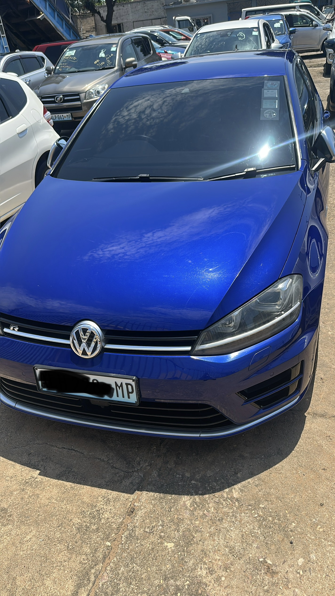 Volkswagen Golf 7 R – Azul Metálico | 1950000 MZN | Coop, Maputo | MzDeal