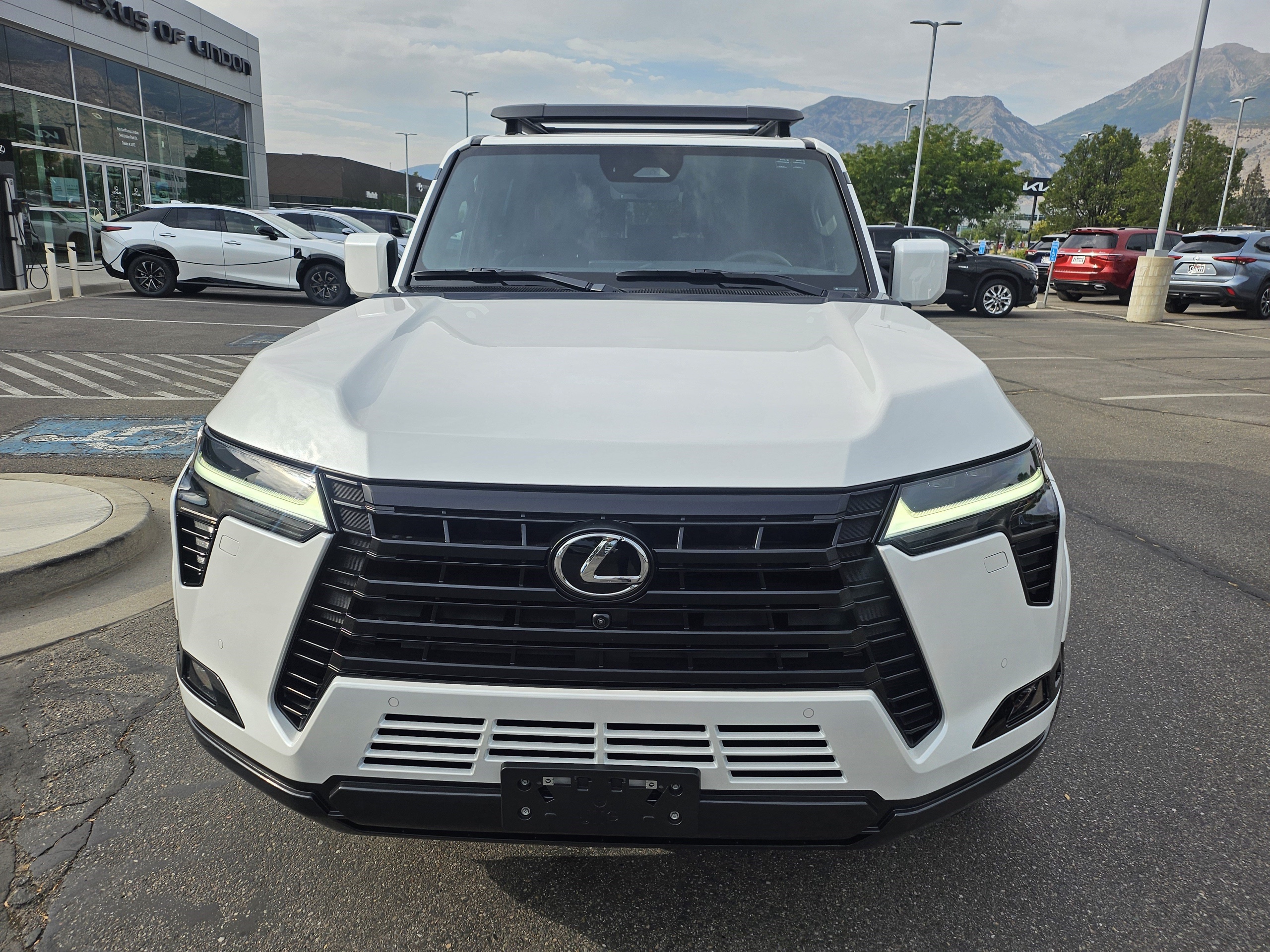 2026 Lexus GX 550 Premium+ VIN: JTJTBCDX6T5089710 STOCK: T5089710W | 96000 USD | 24 de Julho, Polana Cimento A, Maputo | MzDeal