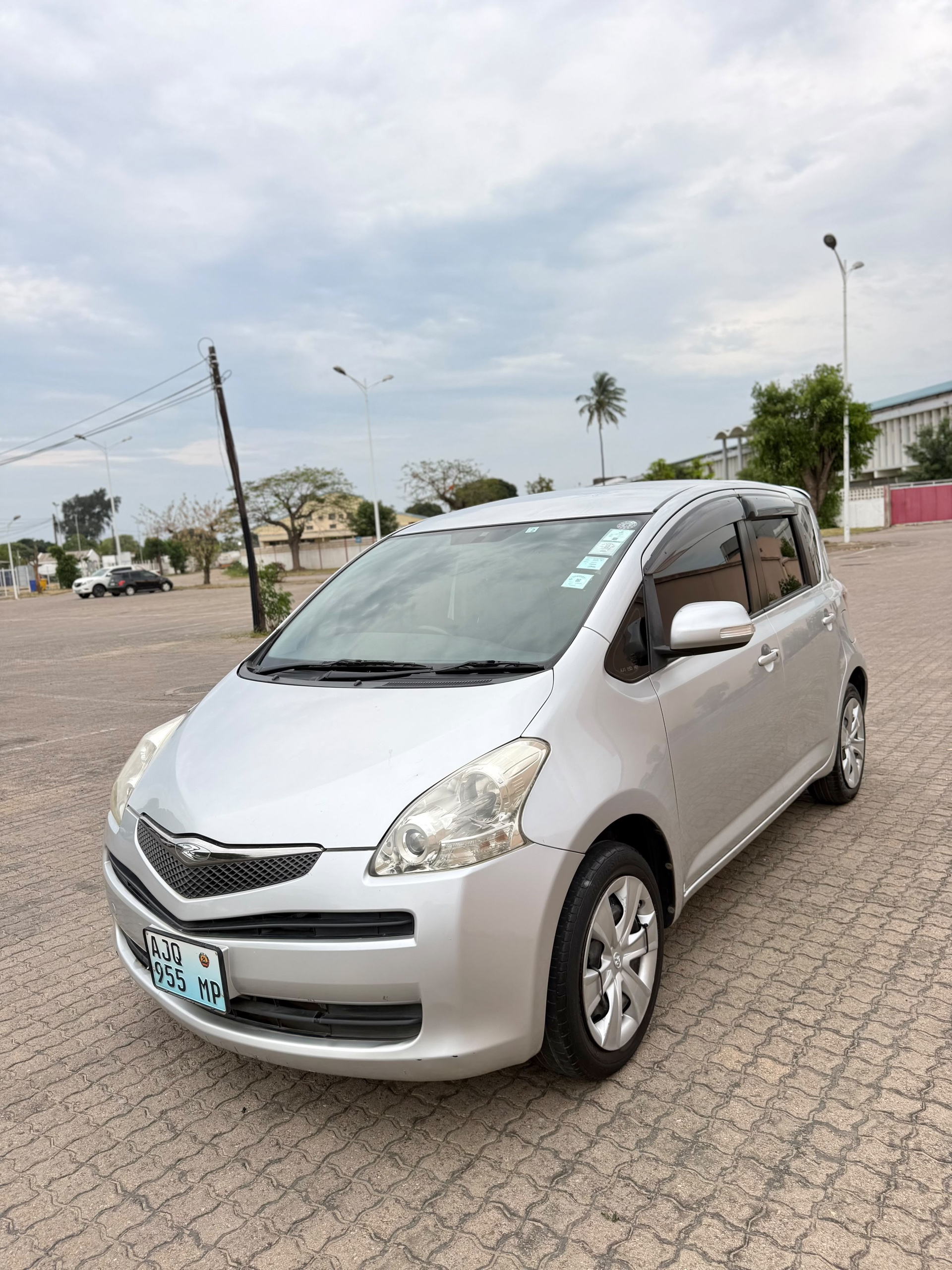 Toyota Ractis 2009 | 294000 MZN | Coop, Maputo | MzDeal