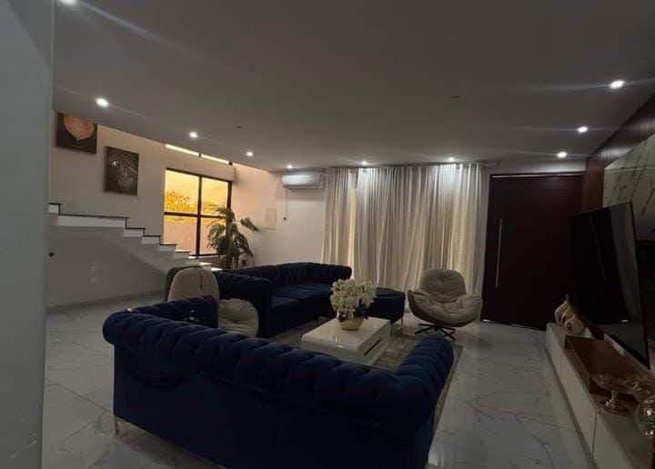Casa tipo 4 rés do chão 1 andar moderna e luxuosa | 9300000 MZN | Avenida Agostinho Neto, Sommerschield, Gaza | MzDeal
