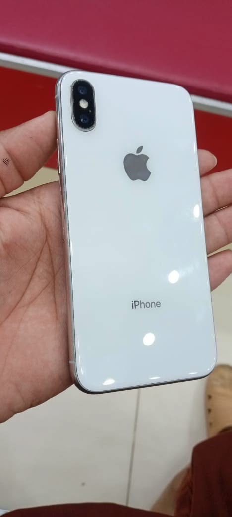 IPhone X.. | 12000 MZN | FRELIMO, Sommerschield, Maputo | MzDeal