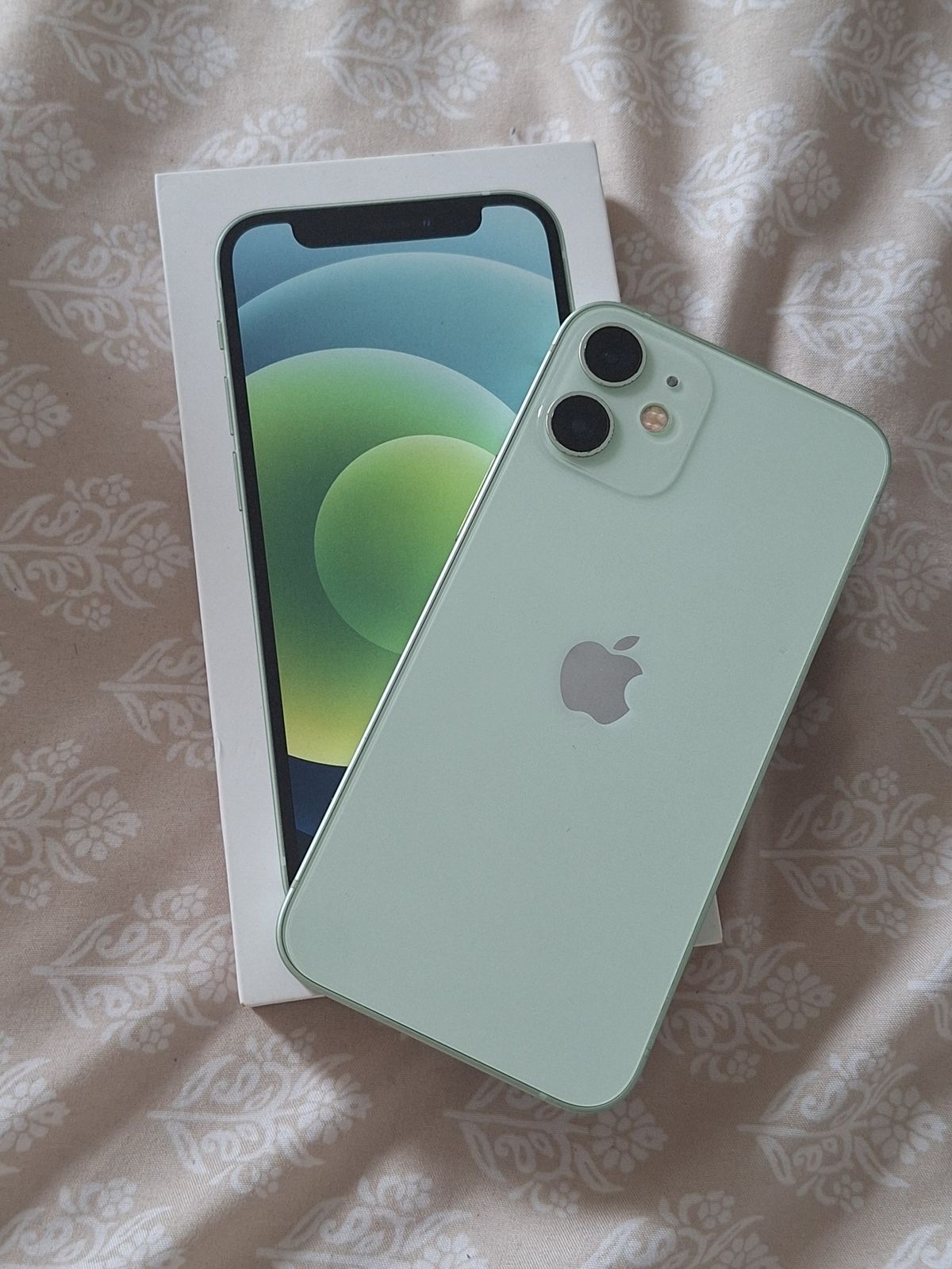 iPhone 12 Normal | 23000 MZN | FRELIMO, Sommerschield, Maputo | MzDeal