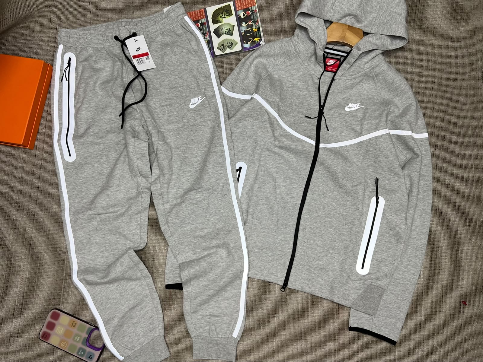 Nike tech zinza com reflector | 6500 MZN | Sommerschield, Maputo | MzDeal