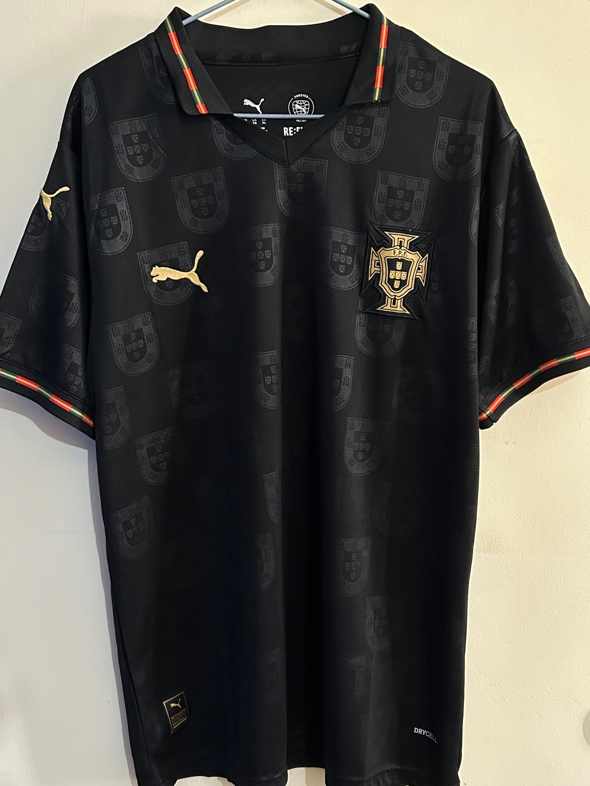 Camisa de time Portugal | 2000 MZN | FRELIMO, Sommerschield, Maputo | MzDeal