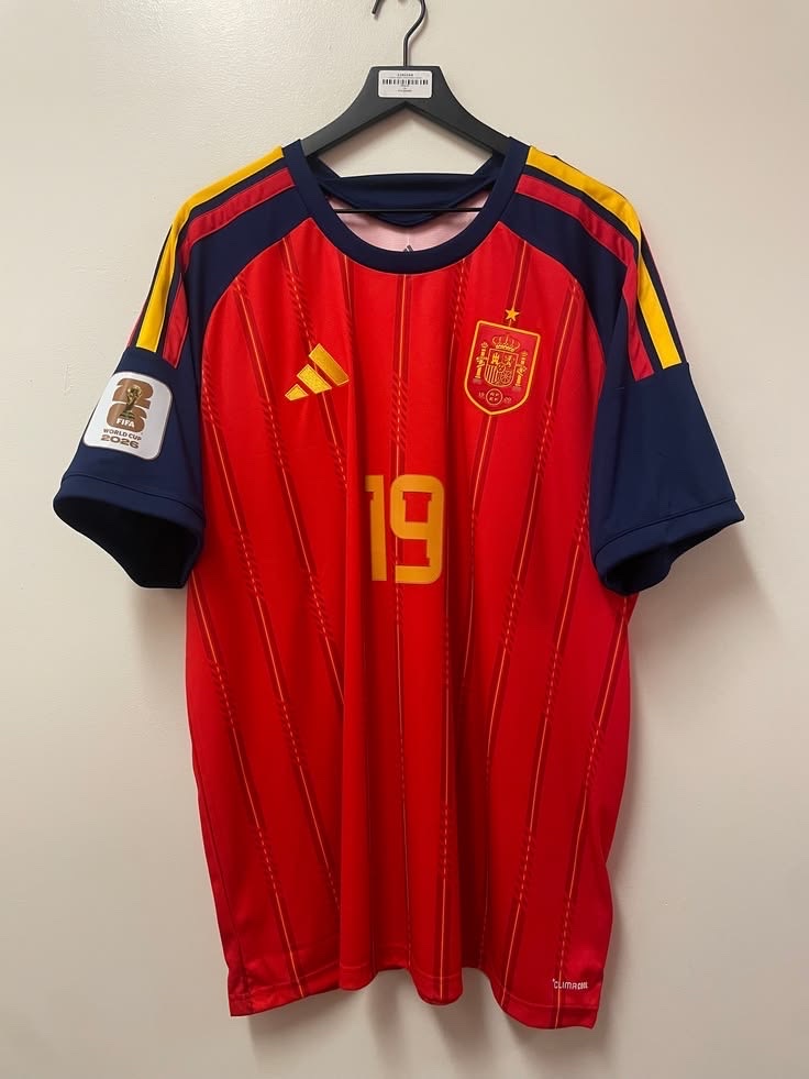 Camisa da Espanha LY10 | 2500 MZN | FRELIMO, Sommerschield, Maputo | MzDeal