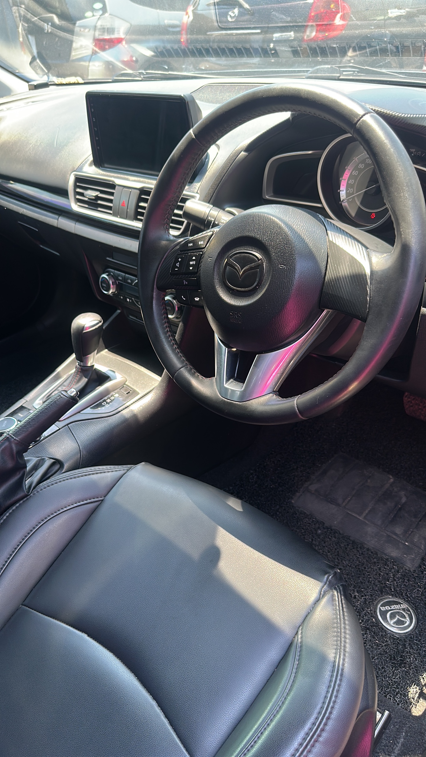 Mazda 3 Sedan Skyactiv — Azul Metálico com Sunroof  🔥 DESIGN DESPORTIVO, ELEGÂNCIA E CONFORTO! | 680000 MZN | FRELIMO, Sommerschield, Maputo | MzDeal