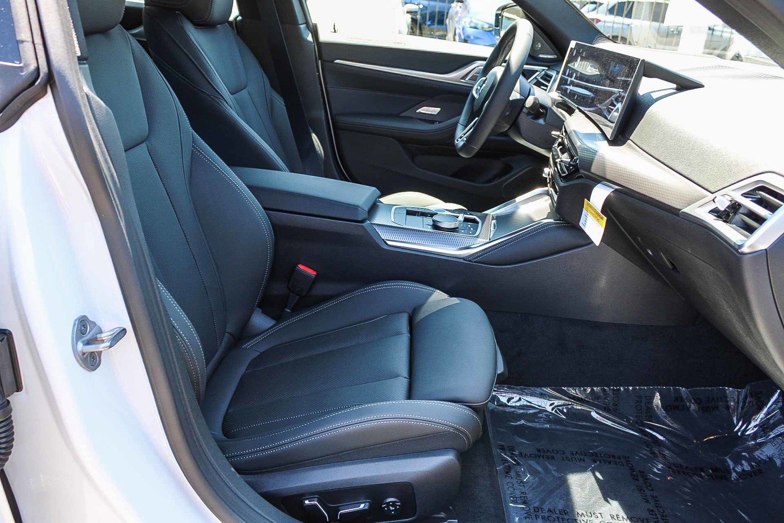 New 2026 BMW i4 xDrive40 Stock: FW53879 VIN: WBY43HD00TFW53879 | 4380000 MZN | Costa do Sol, Maputo | MzDeal