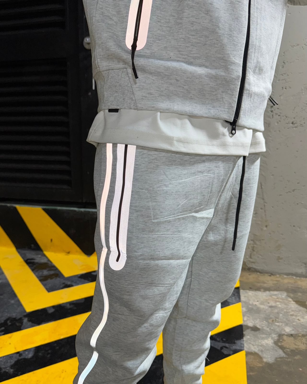 Nike tech zinza com reflector | 6500 MZN | Sommerschield, Maputo | MzDeal