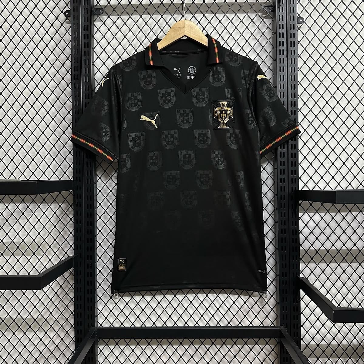 Camisa de time Portugal | 2000 MZN | FRELIMO, Sommerschield, Maputo | MzDeal