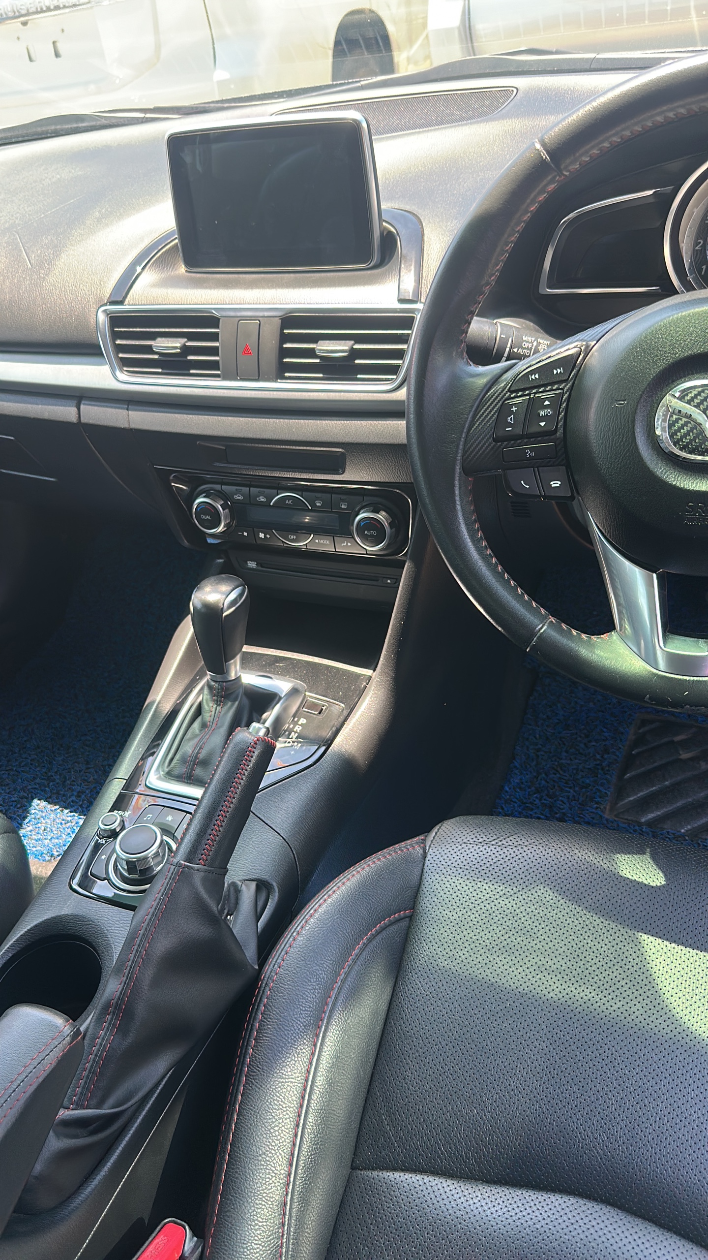 Mazda 3 Sedan 1.5 Skyactiv-G | Gasolina | Sunroof | 690000 MZN | FRELIMO, Sommerschield, Maputo | MzDeal