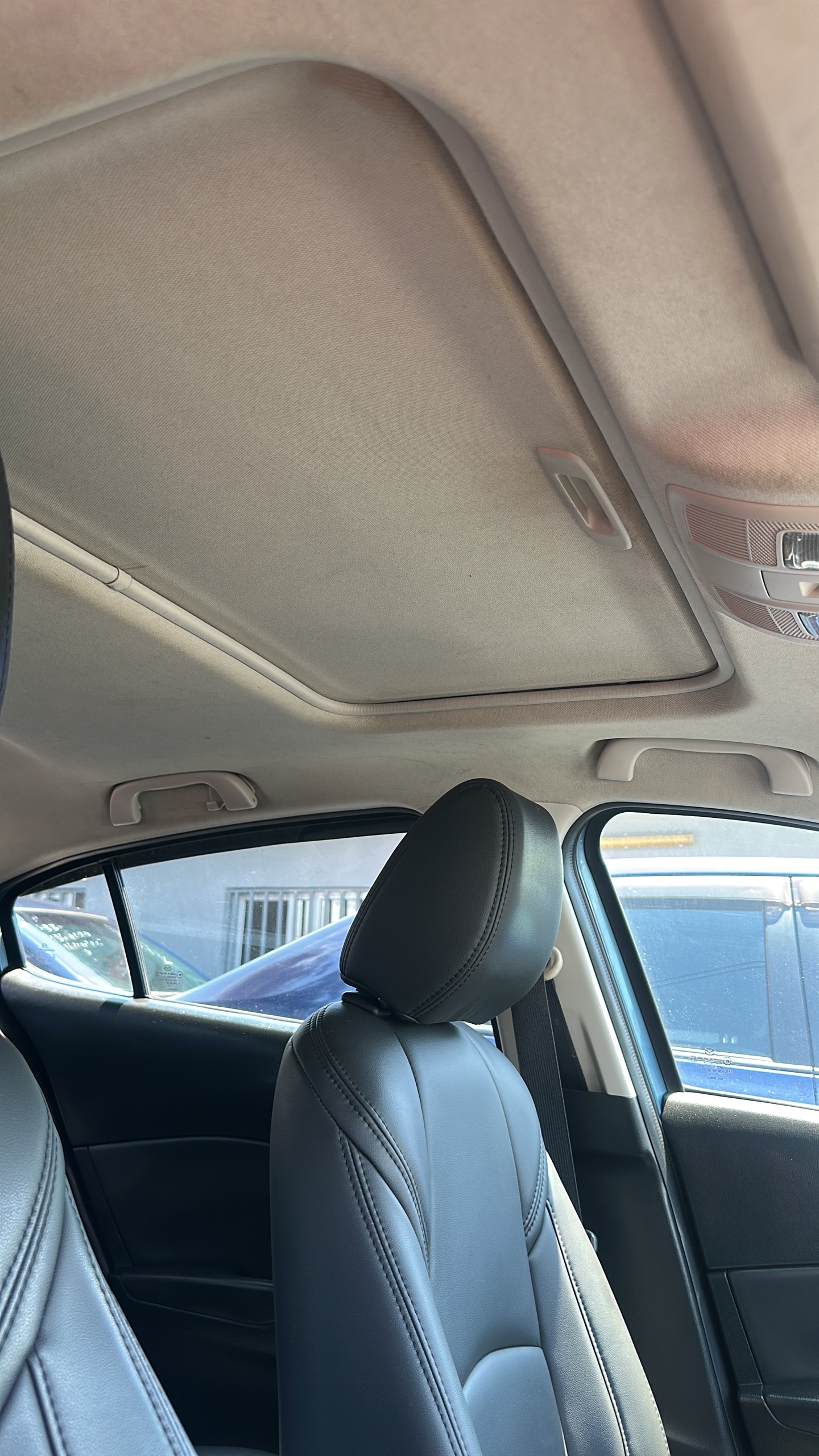 Mazda 3 Sedan Skyactiv — Azul Metálico com Sunroof  🔥 DESIGN DESPORTIVO, ELEGÂNCIA E CONFORTO! | 680000 MZN | FRELIMO, Sommerschield, Maputo | MzDeal