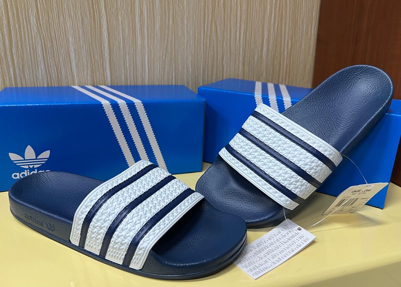Chinelo da adidas (adiletes) | 1700 MZN | FRELIMO, Sommerschield, Maputo | MzDeal