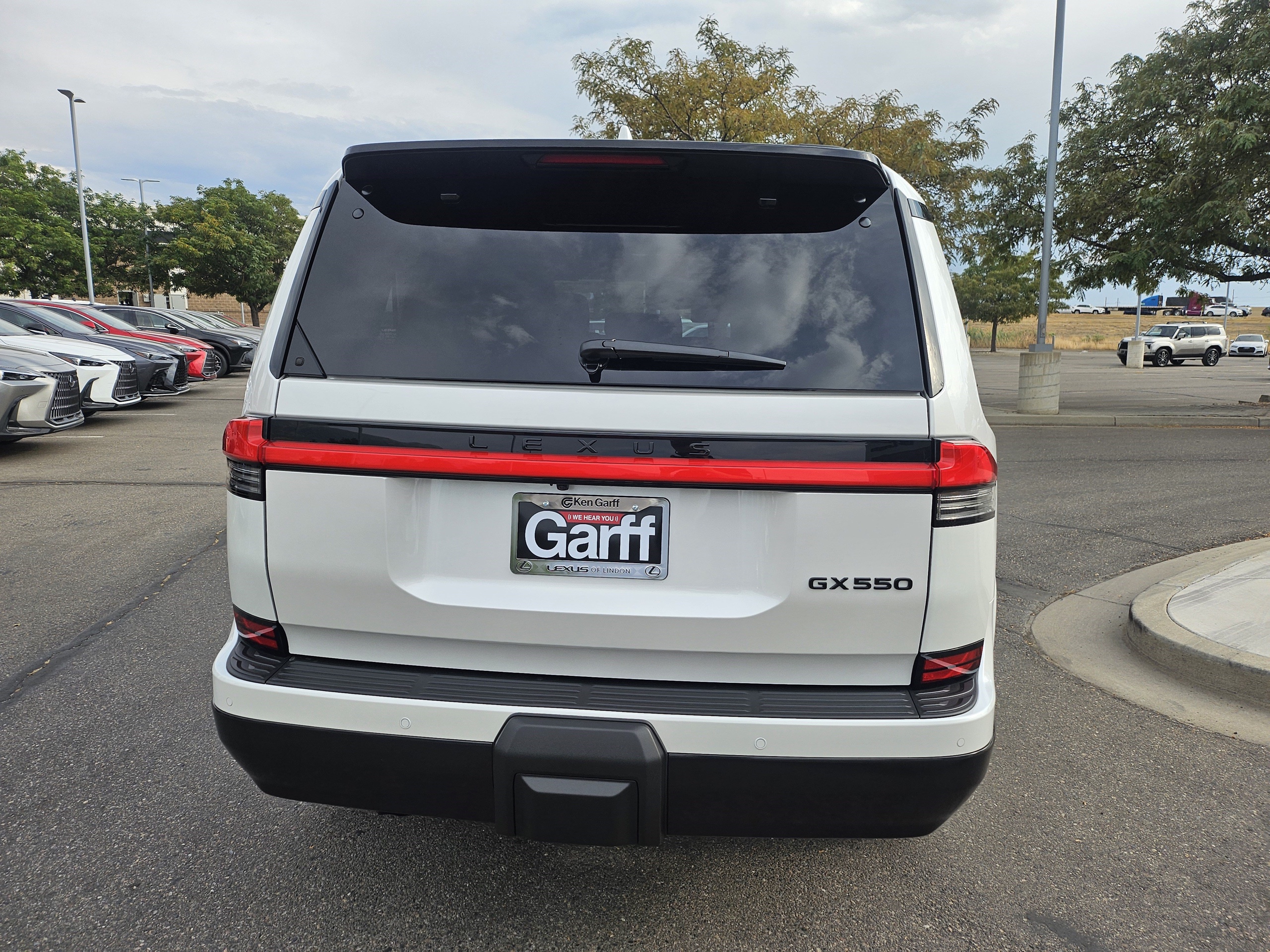 2026 Lexus GX 550 Premium+ VIN: JTJTBCDX6T5089710 STOCK: T5089710W | 96000 USD | 24 de Julho, Polana Cimento A, Maputo | MzDeal