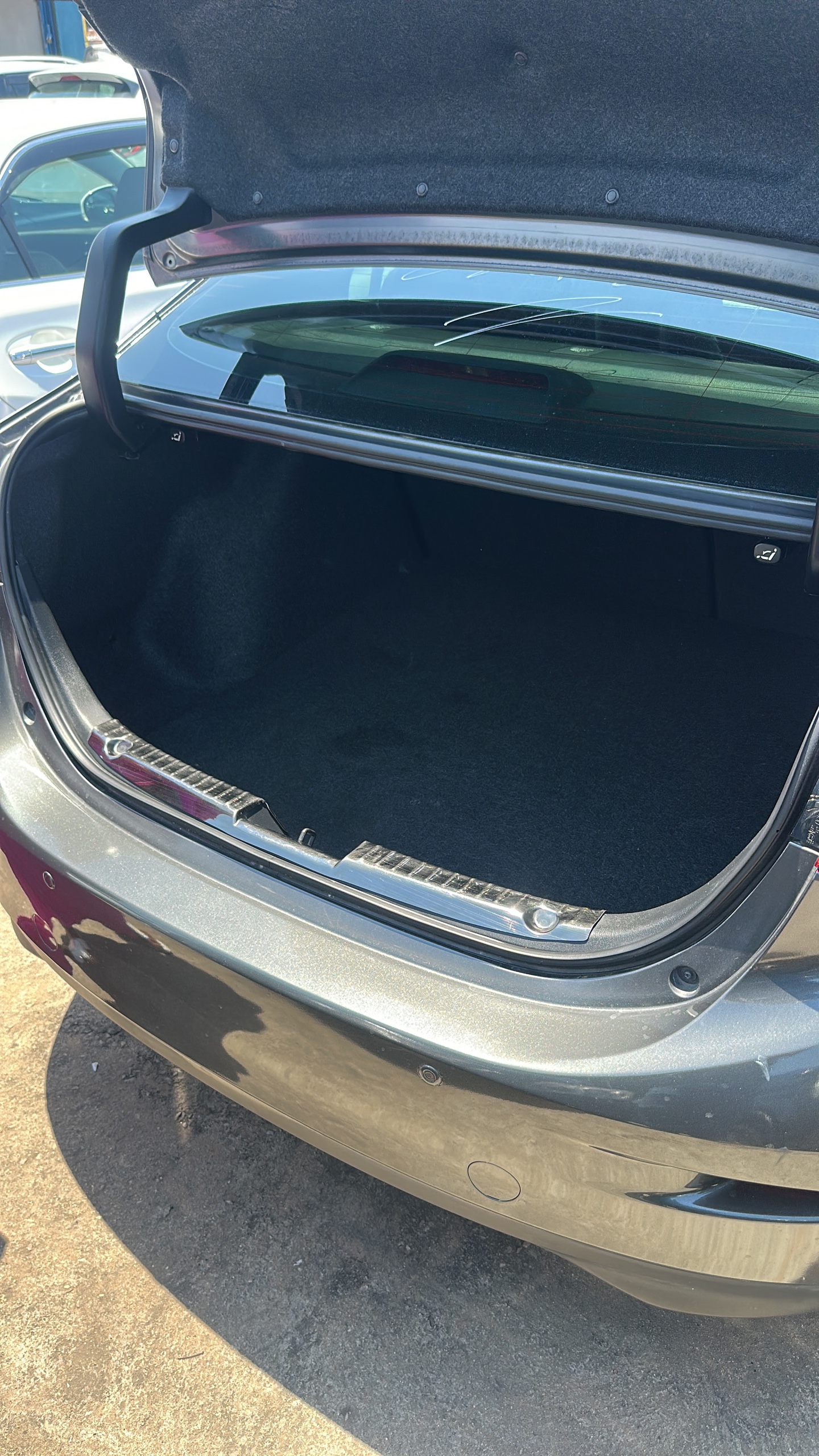 Mazda 3 Sedan 1.5 Skyactiv-G | Gasolina | Sunroof | 690000 MZN | FRELIMO, Sommerschield, Maputo | MzDeal