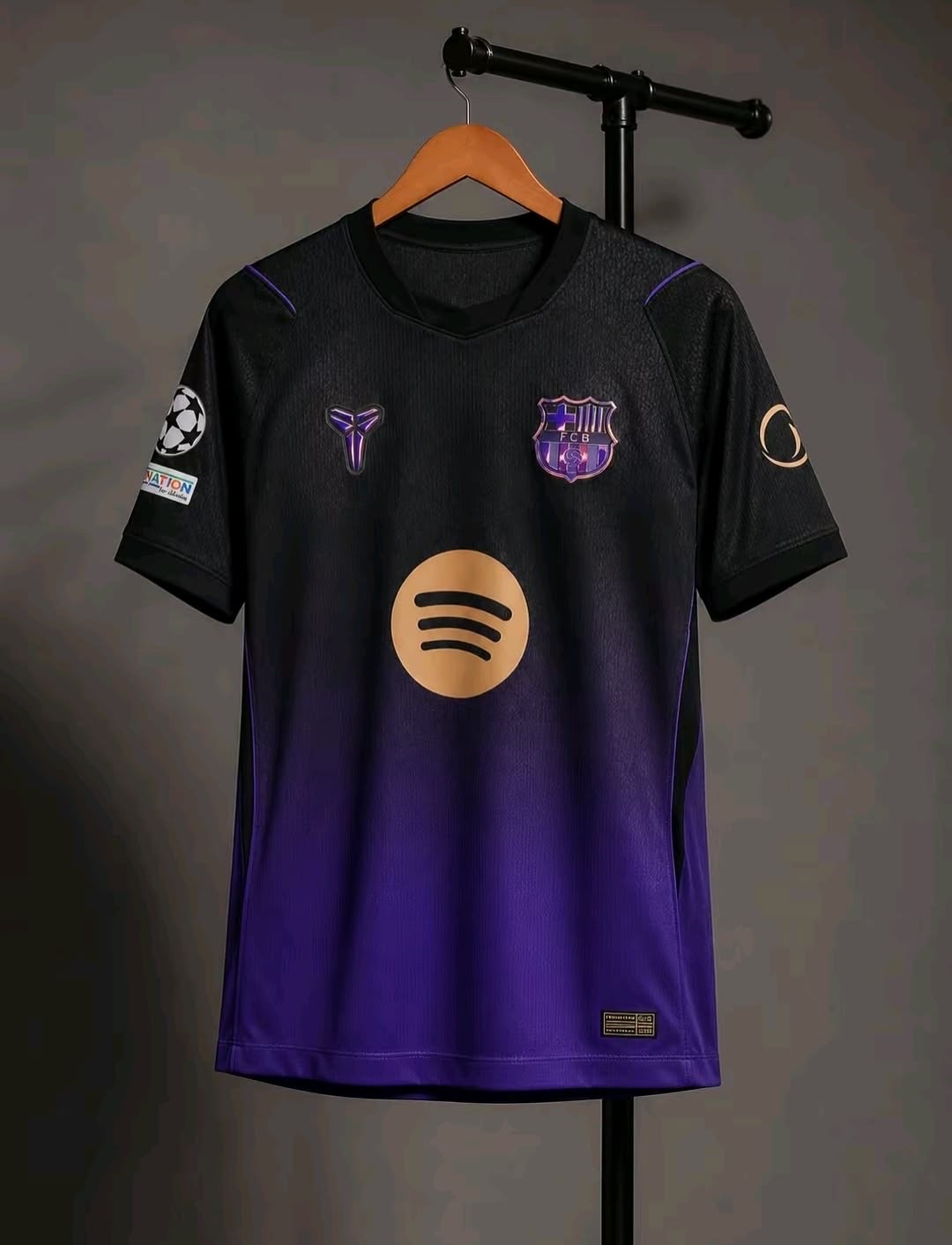Camisa de team Barcelona | 2000 MZN | Sommerschield, Maputo | MzDeal