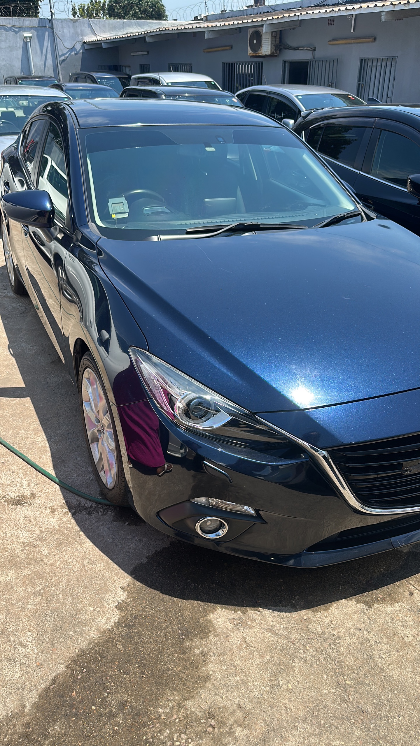 Mazda 3 Sedan 1.5 Skyactiv-G — Gasolina com Sunroof | 695000 MZN | FRELIMO, Sommerschield, Maputo | MzDeal