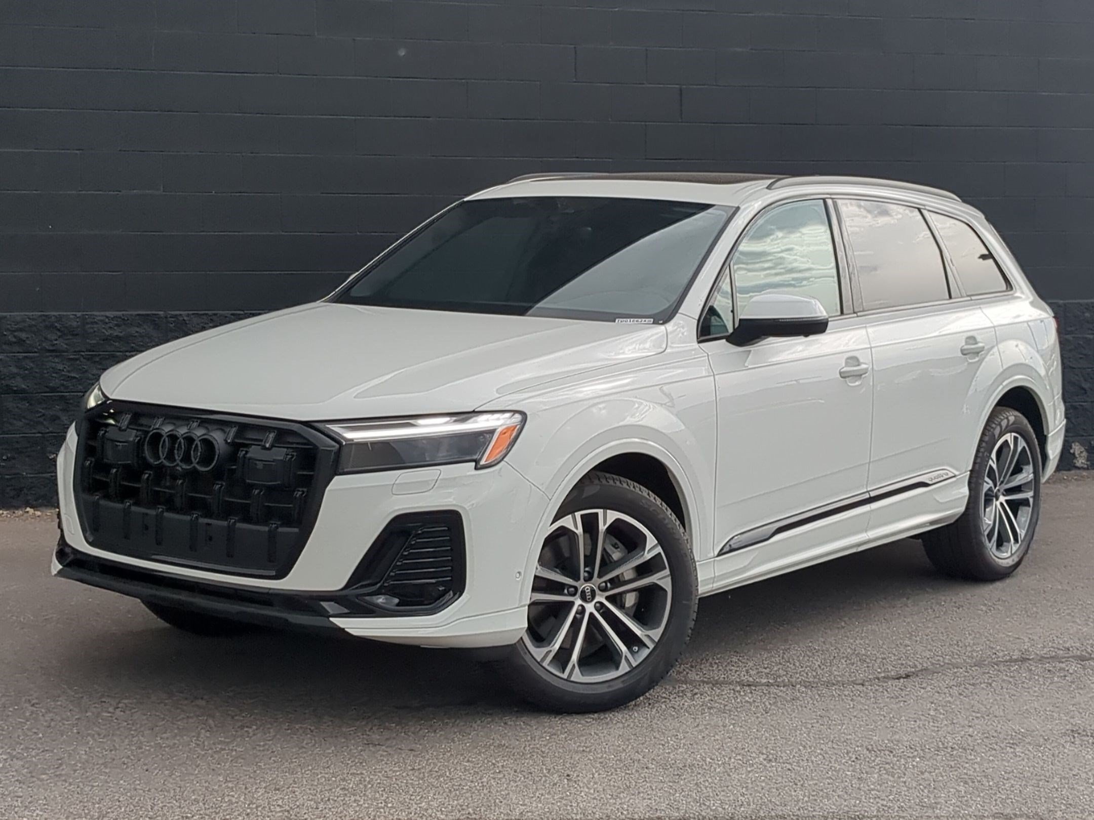 2026 Audi Q7 Premium Plus VIN: WA1LCBF71TD016624 STOCK: TD016624 | 2900000 MZN | Portagem da Costa do Sol, Costa do Sol, Maputo | MzDeal